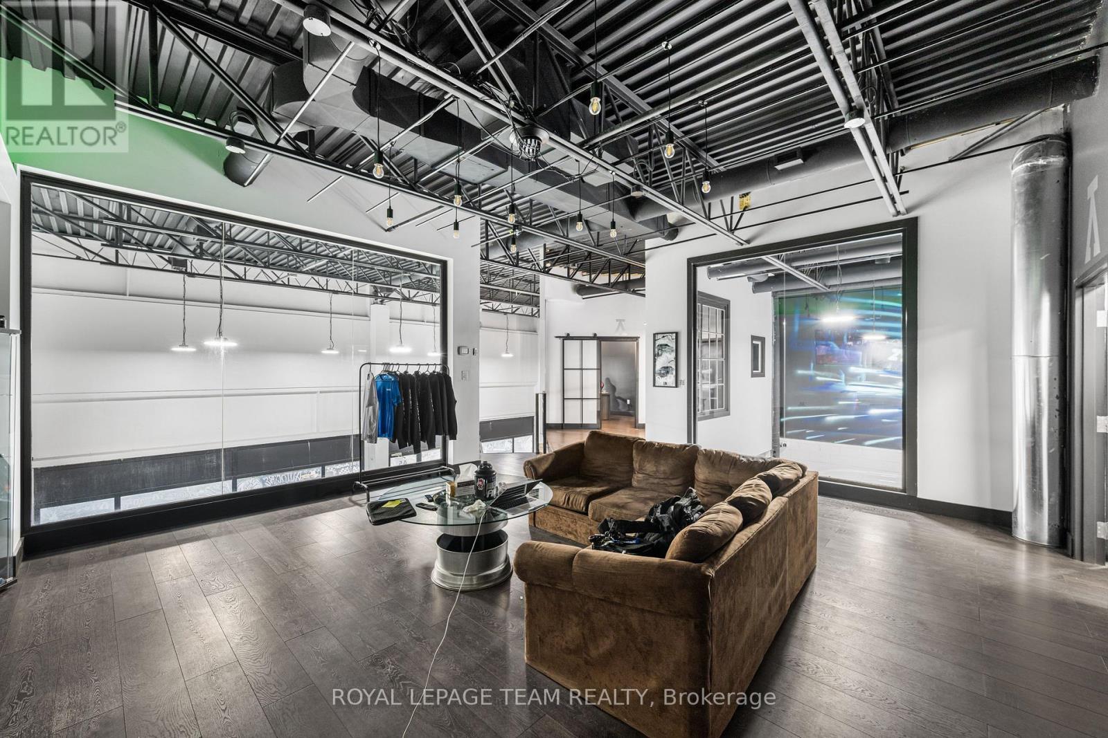 A5/A6 - 2212 Gladwin Crescent, Ottawa, ON