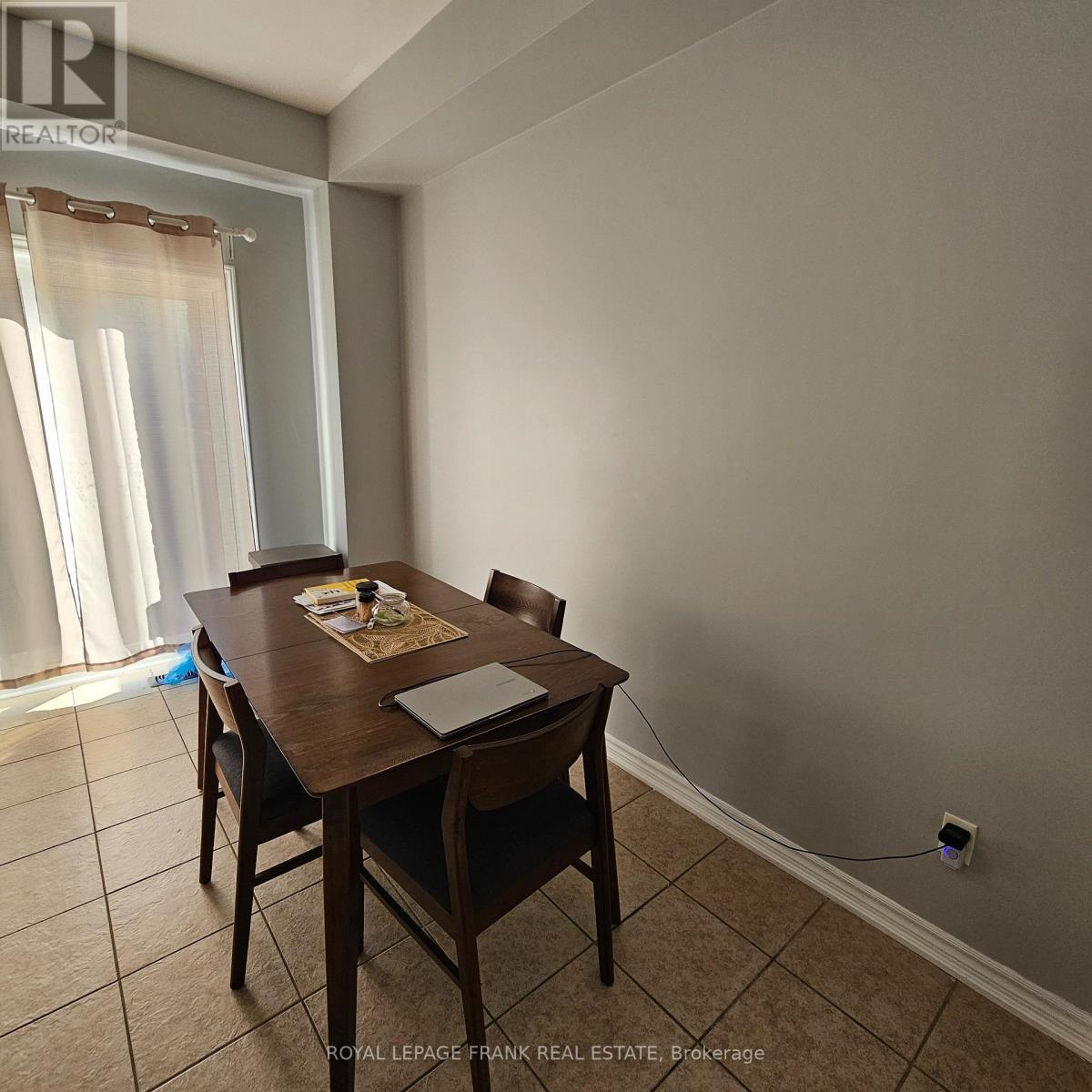 41 Milson Crescent, Essa (Angus), ON - Indoor Photo Showing Dining Room