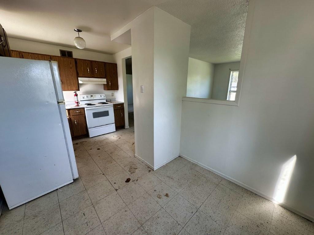29 Parkway Place, Terrace Bay, ON - Indoor Photo Showing Kitchen