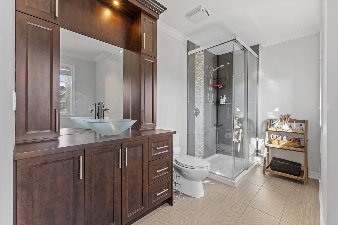 Salle de bains attenante à la CCP - 10463 Rue Thomas-Paine, Montréal (Rivière-Des-Prairies/Pointe-Aux-Trembles), QC - Indoor Photo Showing Bathroom