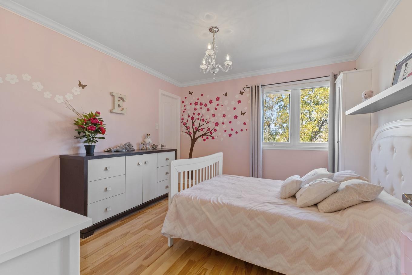 Chambre à coucher - 10463 Rue Thomas-Paine, Montréal (Rivière-Des-Prairies/Pointe-Aux-Trembles), QC - Indoor Photo Showing Bedroom