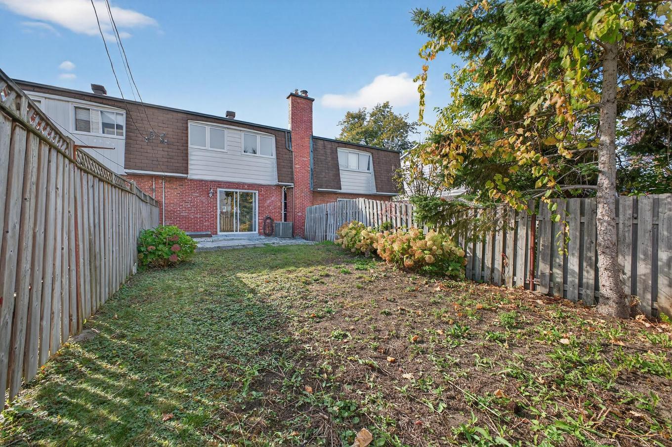 Cour - 4455 Rue Jolicoeur, Dollard-Des-Ormeaux, QC - Outdoor