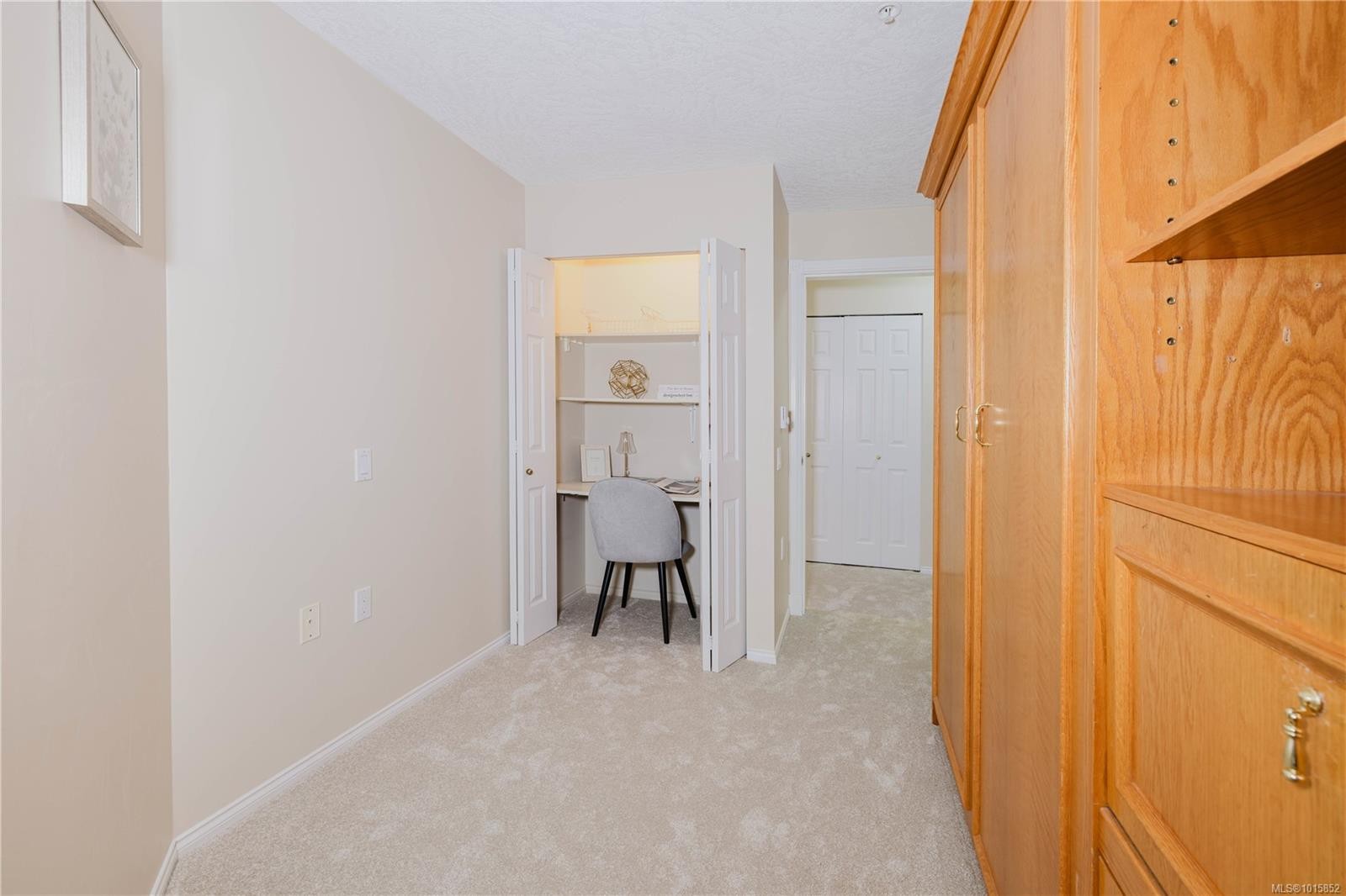 305-1521 Church Ave, Saanich, BC - Indoor Photo Showing Other Room