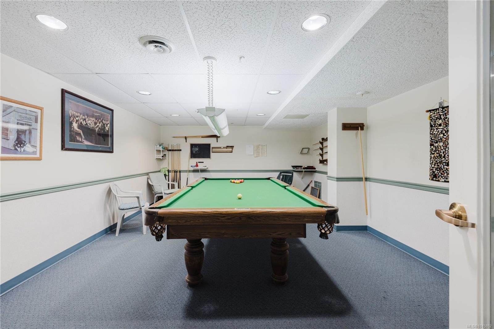 305-1521 Church Ave, Saanich, BC - Indoor Photo Showing Other Room