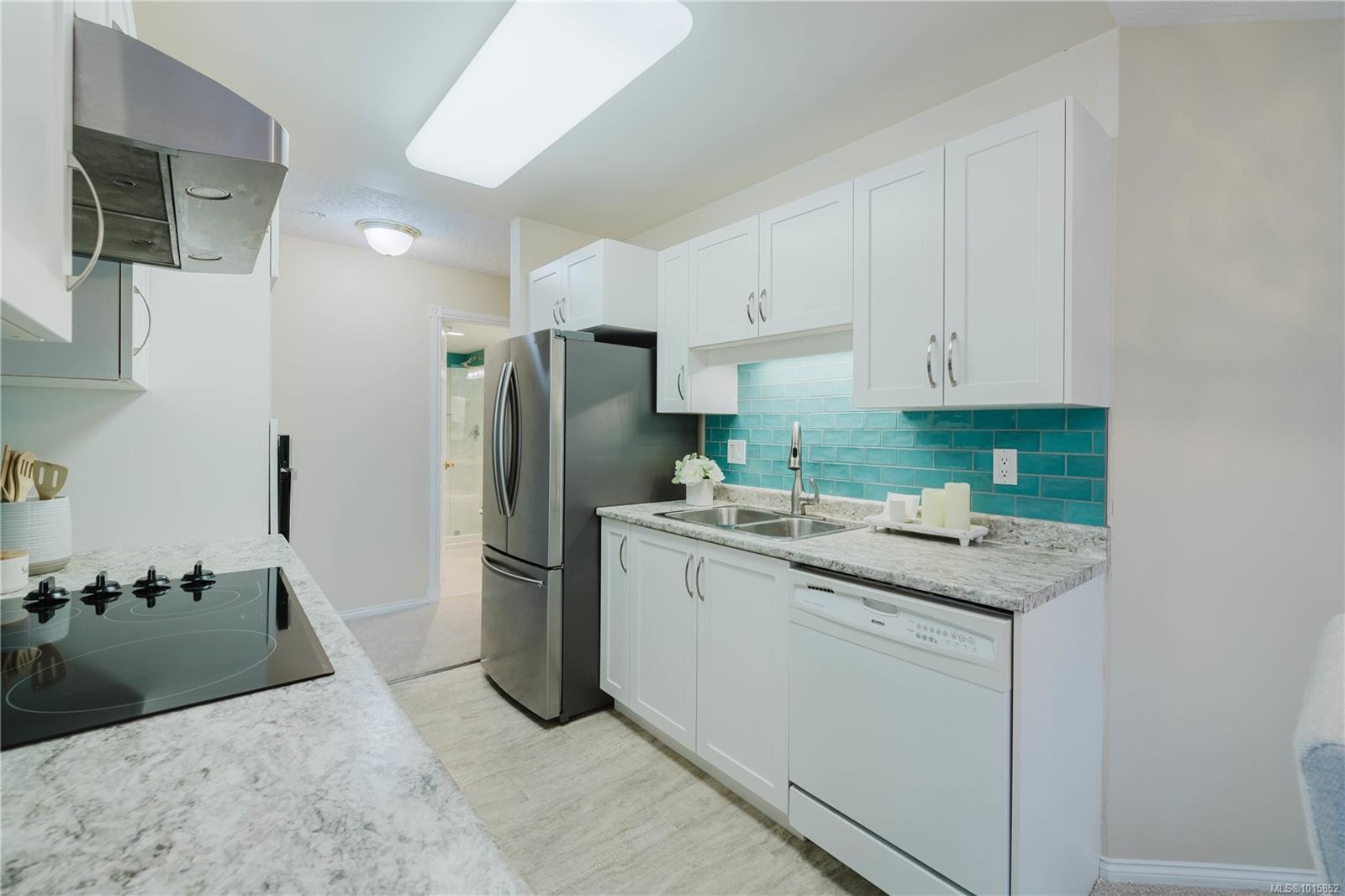 305-1521 Church Ave, Saanich, BC - Indoor Photo Showing Kitchen With Stainless Steel Kitchen With Double Sink
