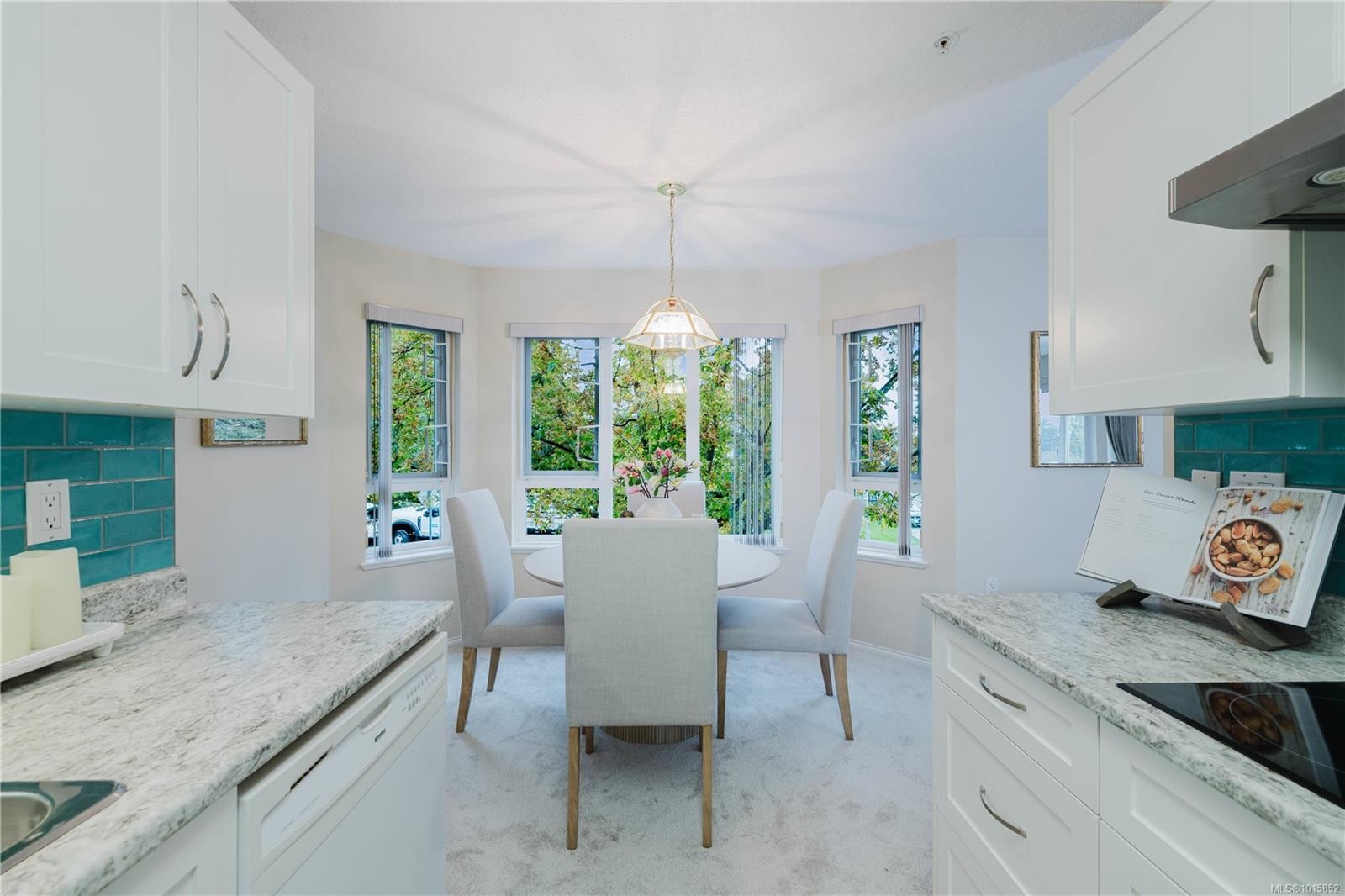 305-1521 Church Ave, Saanich, BC - Indoor Photo Showing Other Room