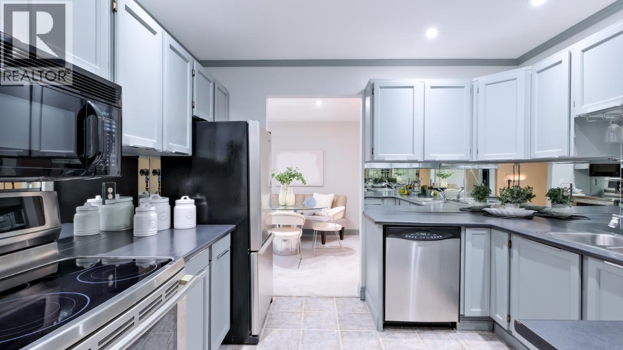 335 Churchill Avenue Unit# 205, Penticton, BC - Indoor Photo Showing Kitchen