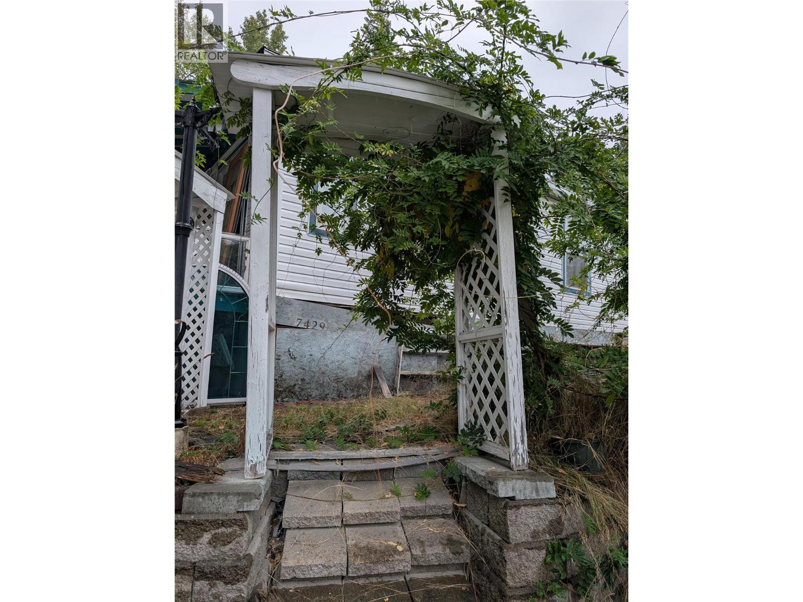 7429 Stampede Trail Lot# 25, Anglemont, BC