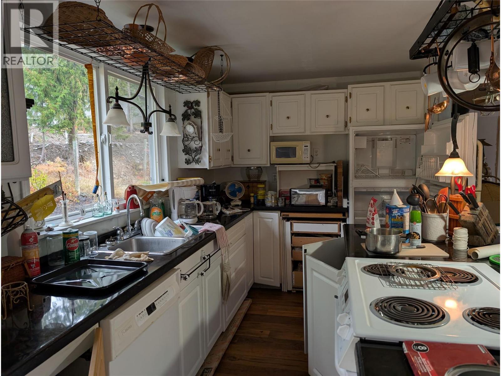 7429 Stampede Trail Lot# 25, Anglemont, BC