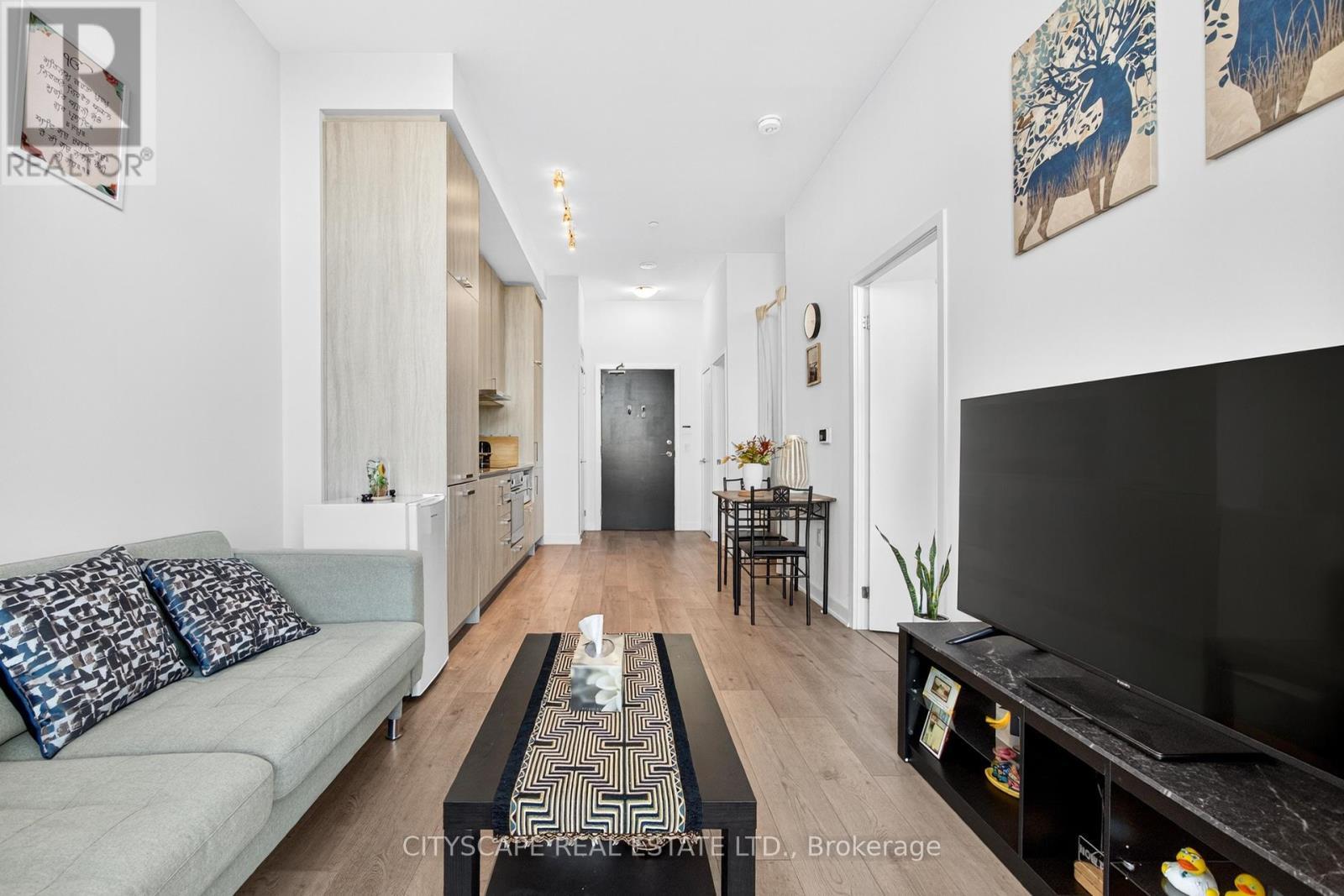 210 - 60 Honeycrisp Crescent, Vaughan, ON - Indoor