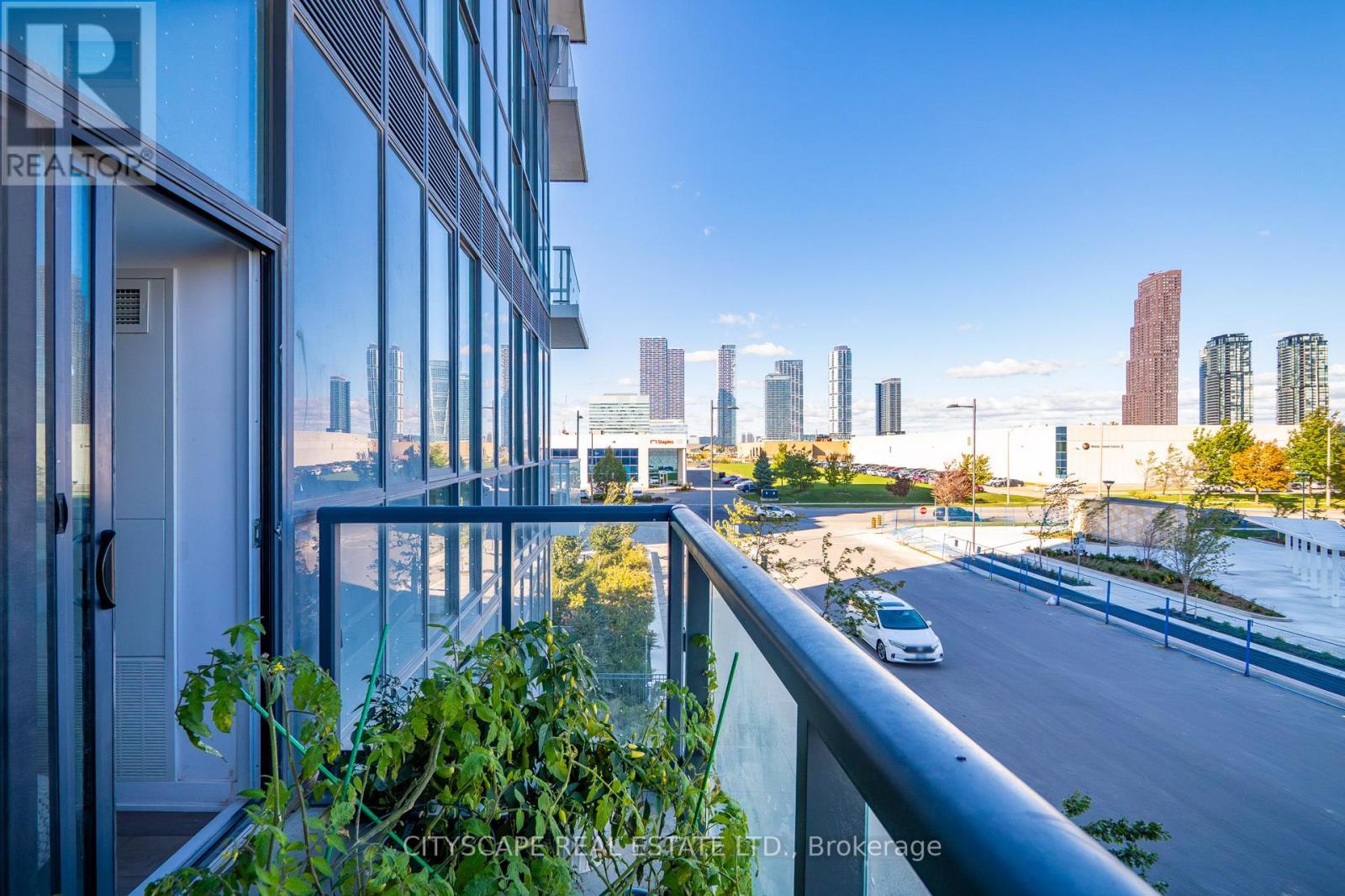 210 - 60 Honeycrisp Crescent, Vaughan, ON - Outdoor With Balcony With View