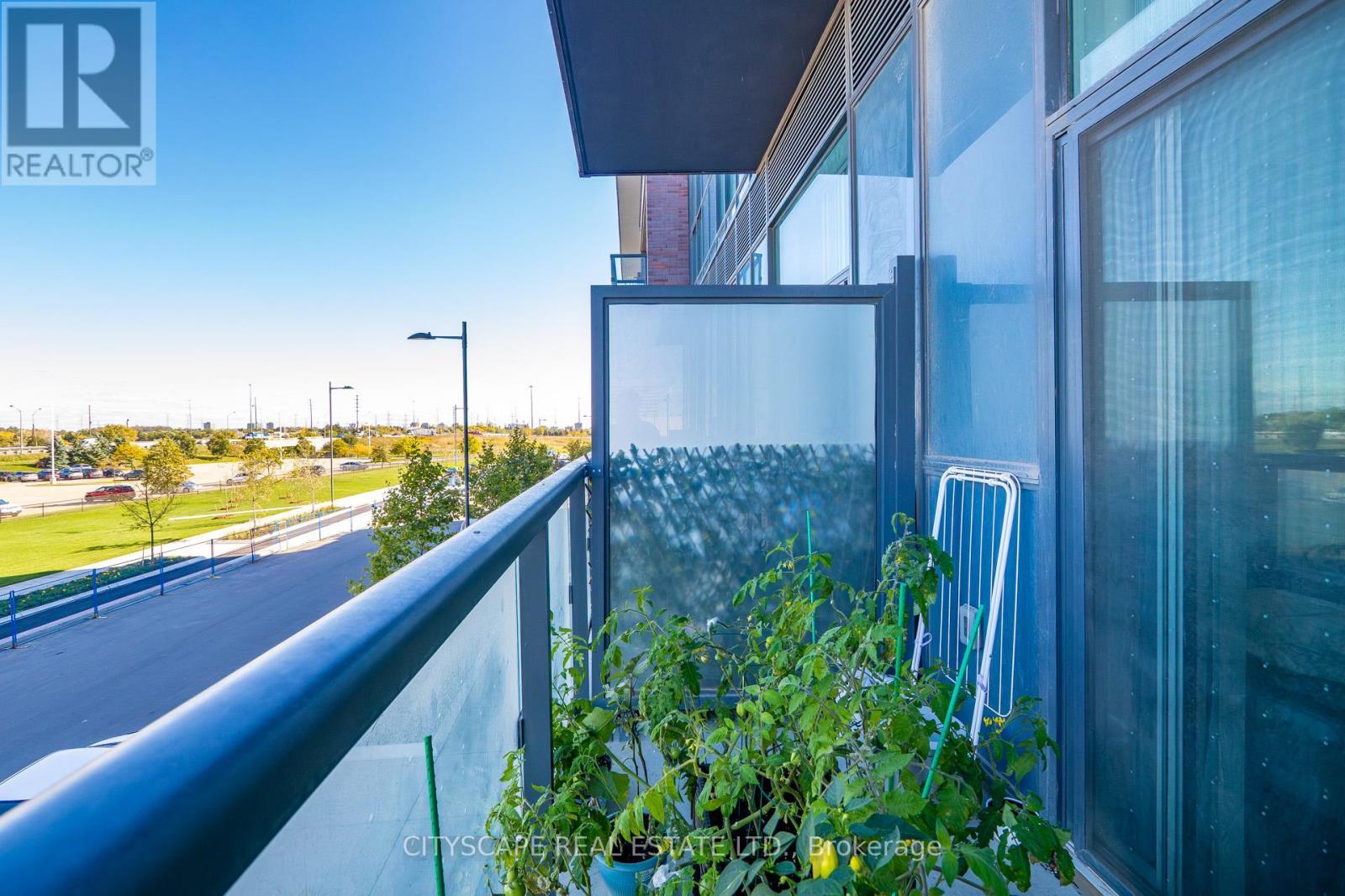 210 - 60 Honeycrisp Crescent, Vaughan, ON - Outdoor With Balcony