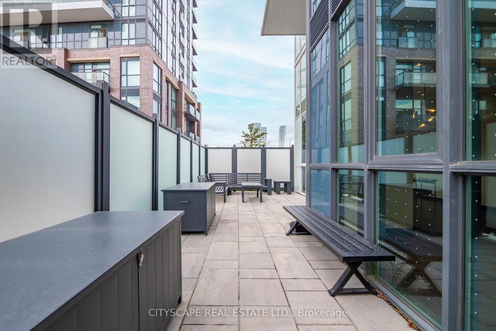 210 - 60 Honeycrisp Crescent, Vaughan, ON - Outdoor With Balcony With Exterior