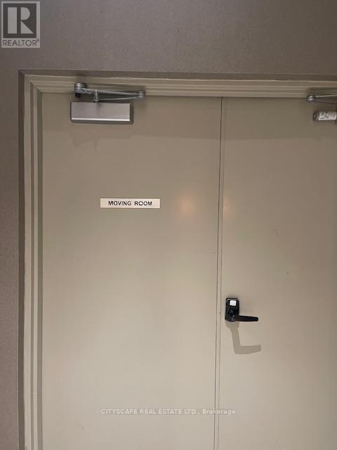 210 - 60 Honeycrisp Crescent, Vaughan, ON -