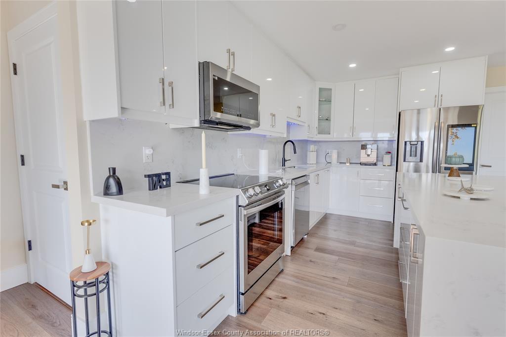 225 Erie Street South, Merlin, ON