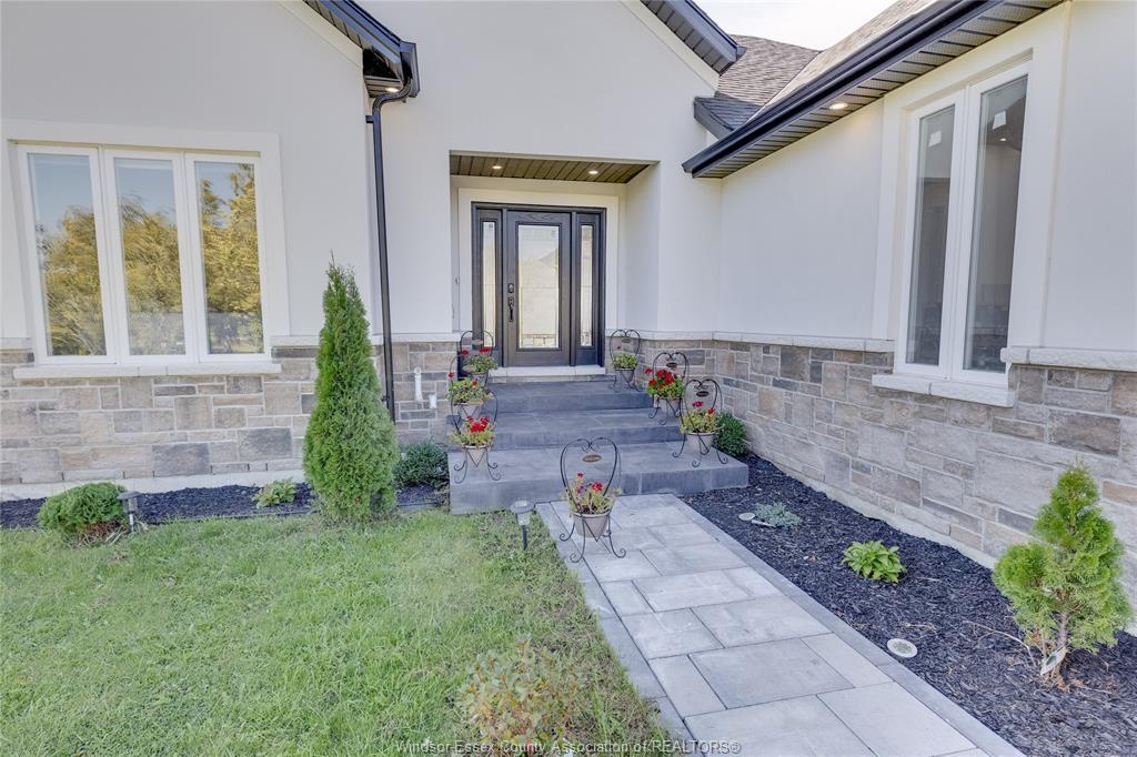 225 Erie Street South, Merlin, ON