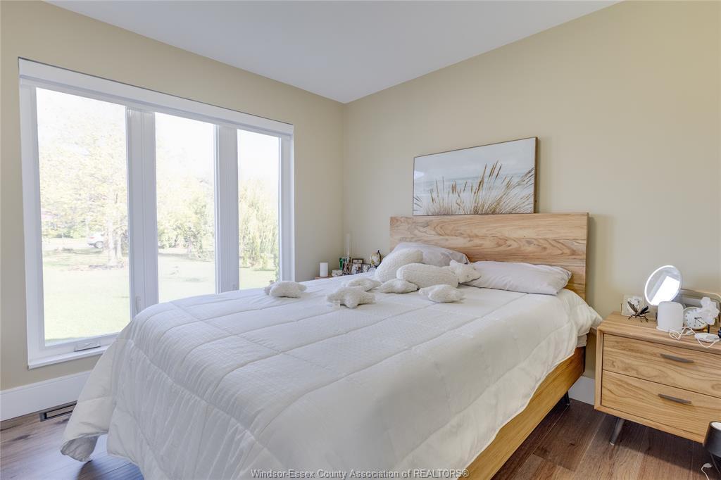 225 Erie Street South, Merlin, ON