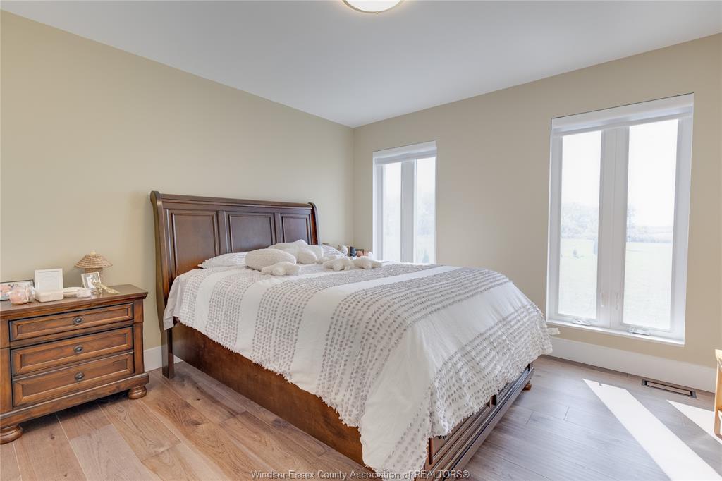 225 Erie Street South, Merlin, ON