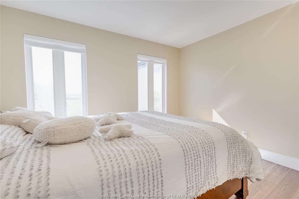 225 Erie Street South, Merlin, ON