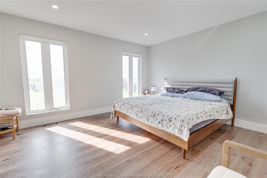 225 Erie Street South, Merlin, ON