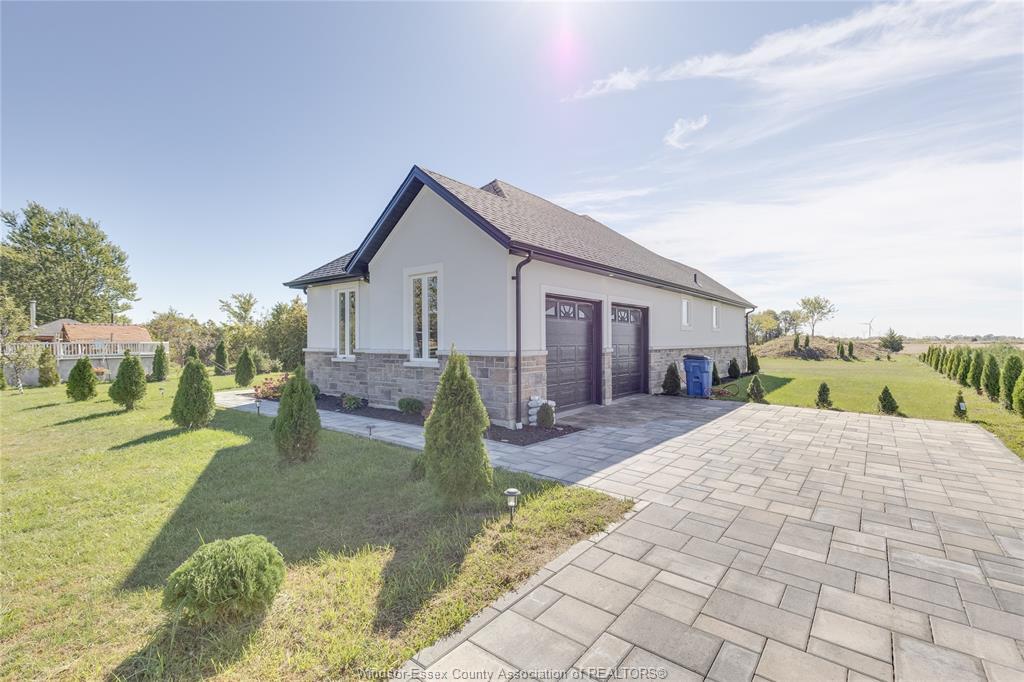 225 Erie Street South, Merlin, ON