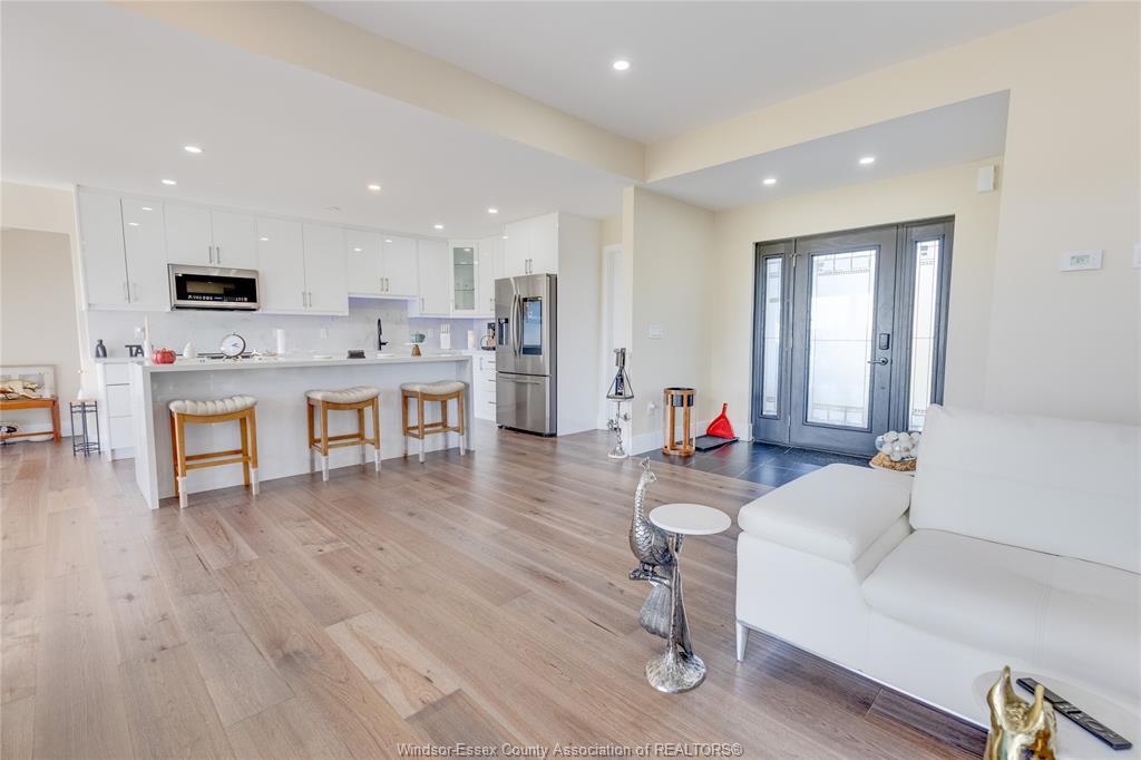 225 Erie Street South, Merlin, ON