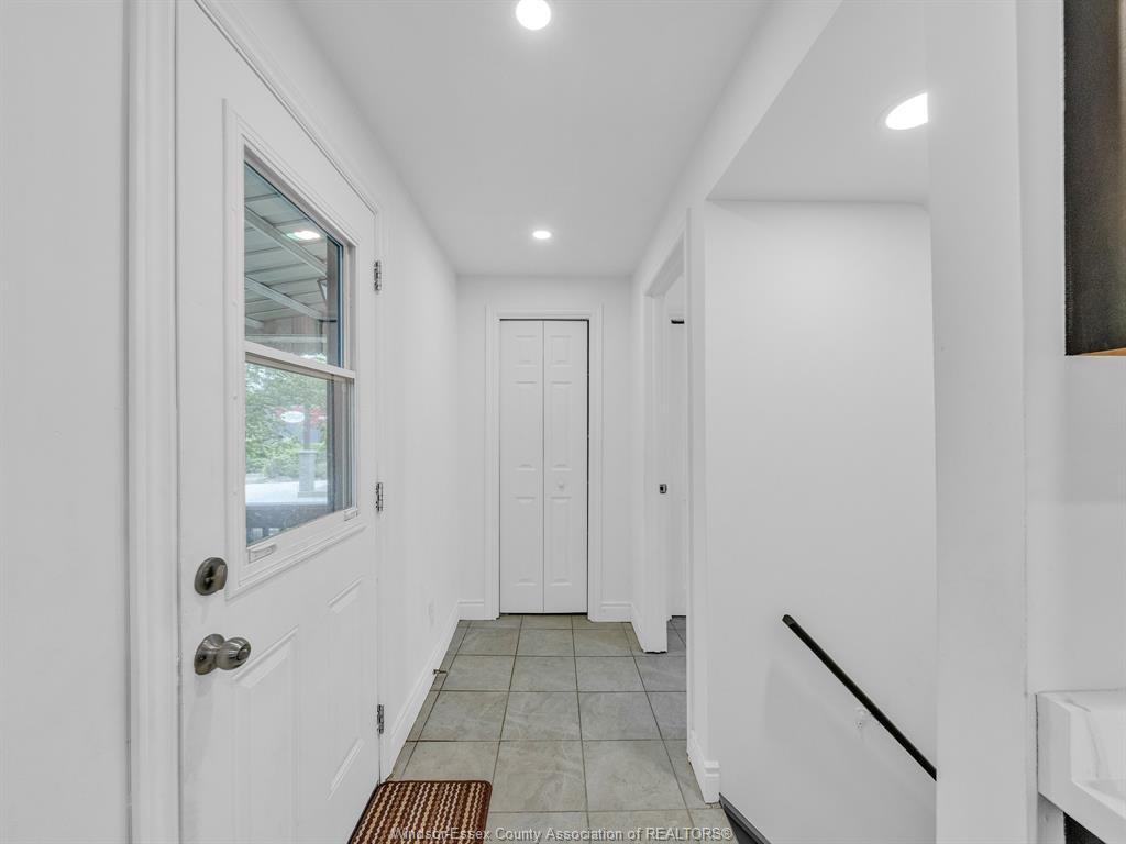 915 Mckay Avenue, Windsor, ON