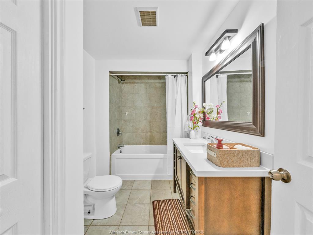 915 Mckay Avenue, Windsor, ON