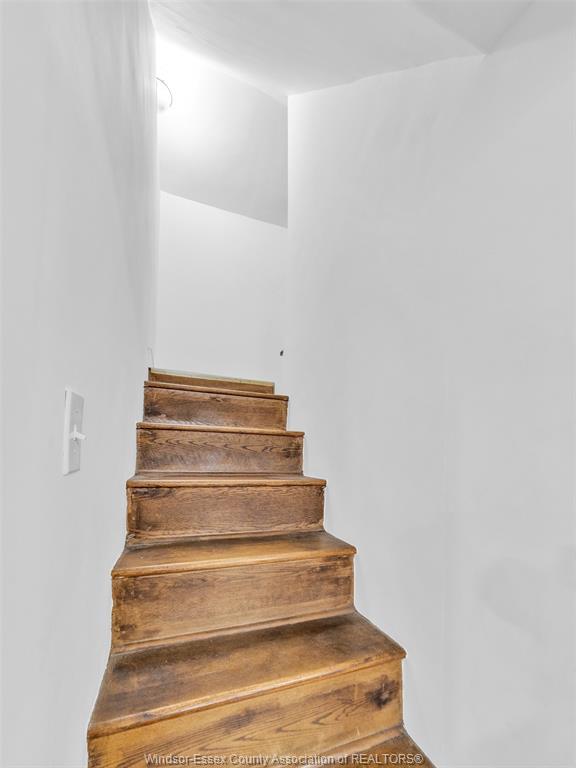 915 Mckay Avenue, Windsor, ON