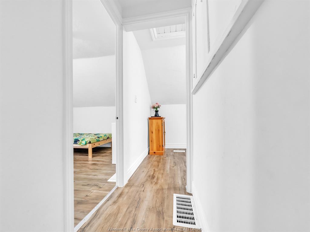 915 Mckay Avenue, Windsor, ON