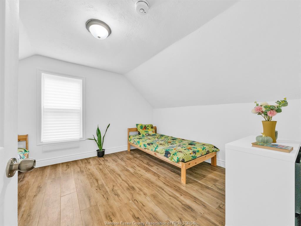 915 Mckay Avenue, Windsor, ON