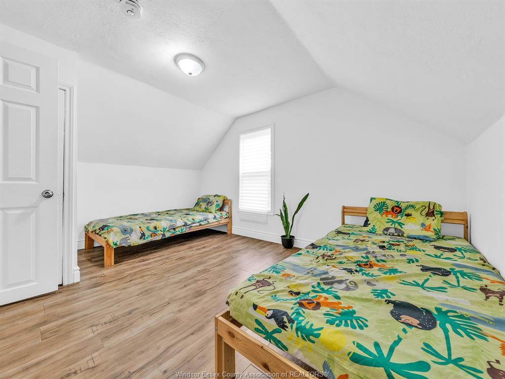 915 Mckay Avenue, Windsor, ON