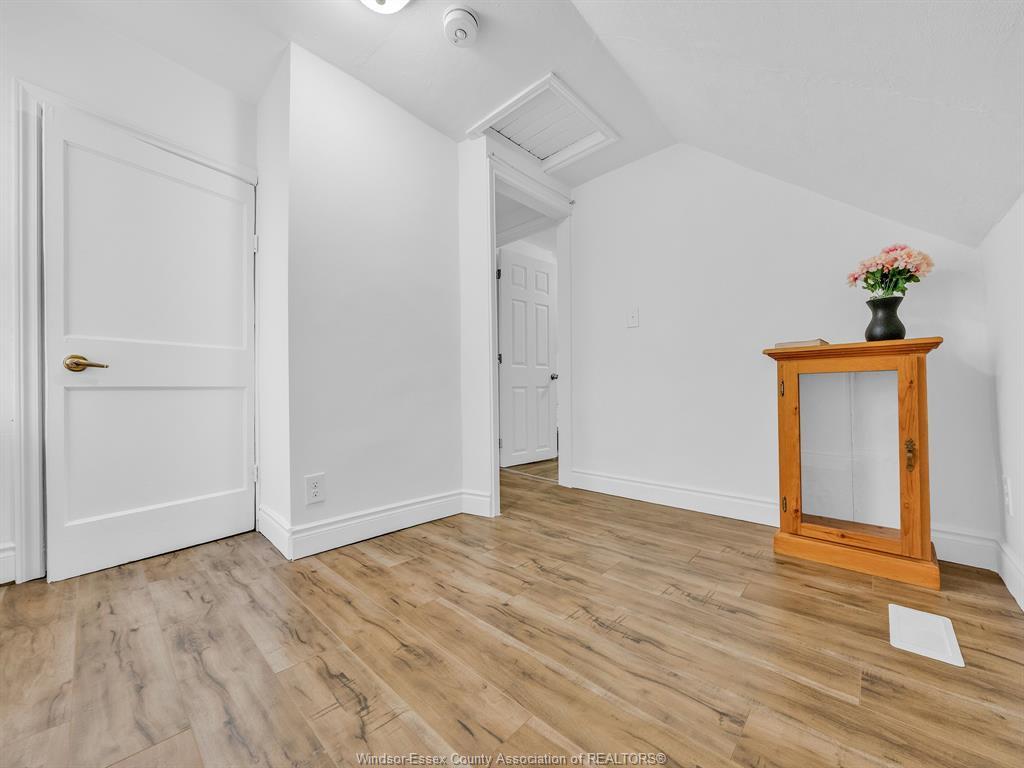 915 Mckay Avenue, Windsor, ON