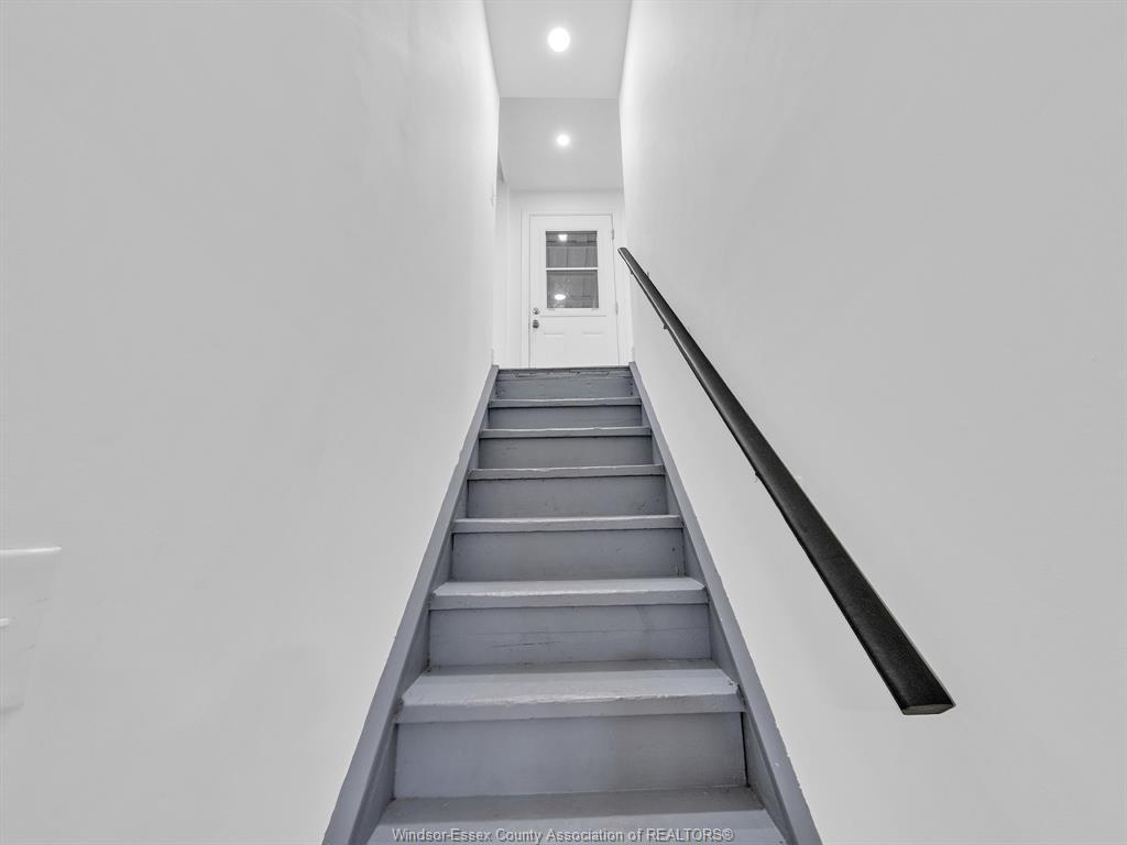 915 Mckay Avenue, Windsor, ON