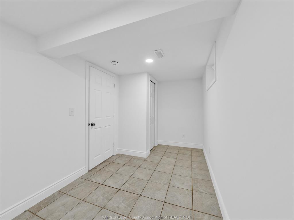 915 Mckay Avenue, Windsor, ON