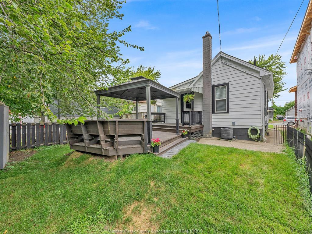 915 Mckay Avenue, Windsor, ON