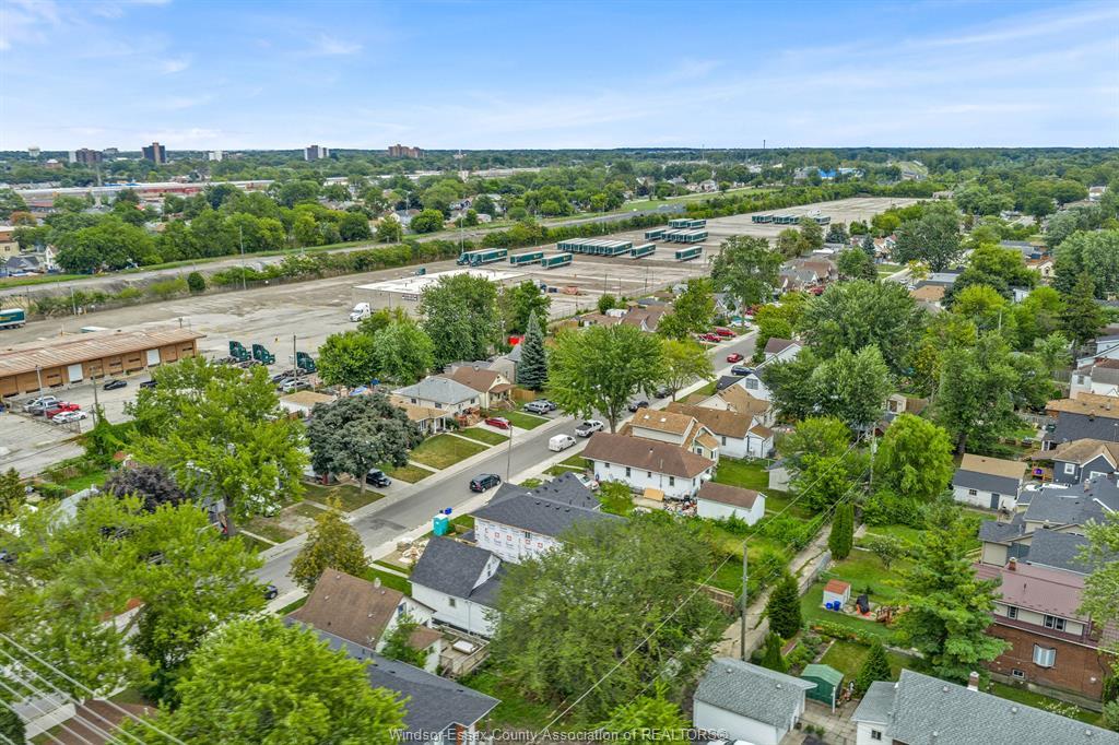 915 Mckay Avenue, Windsor, ON