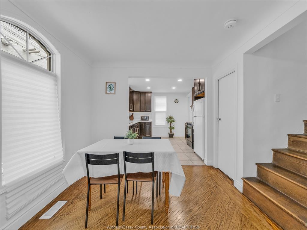 915 Mckay Avenue, Windsor, ON