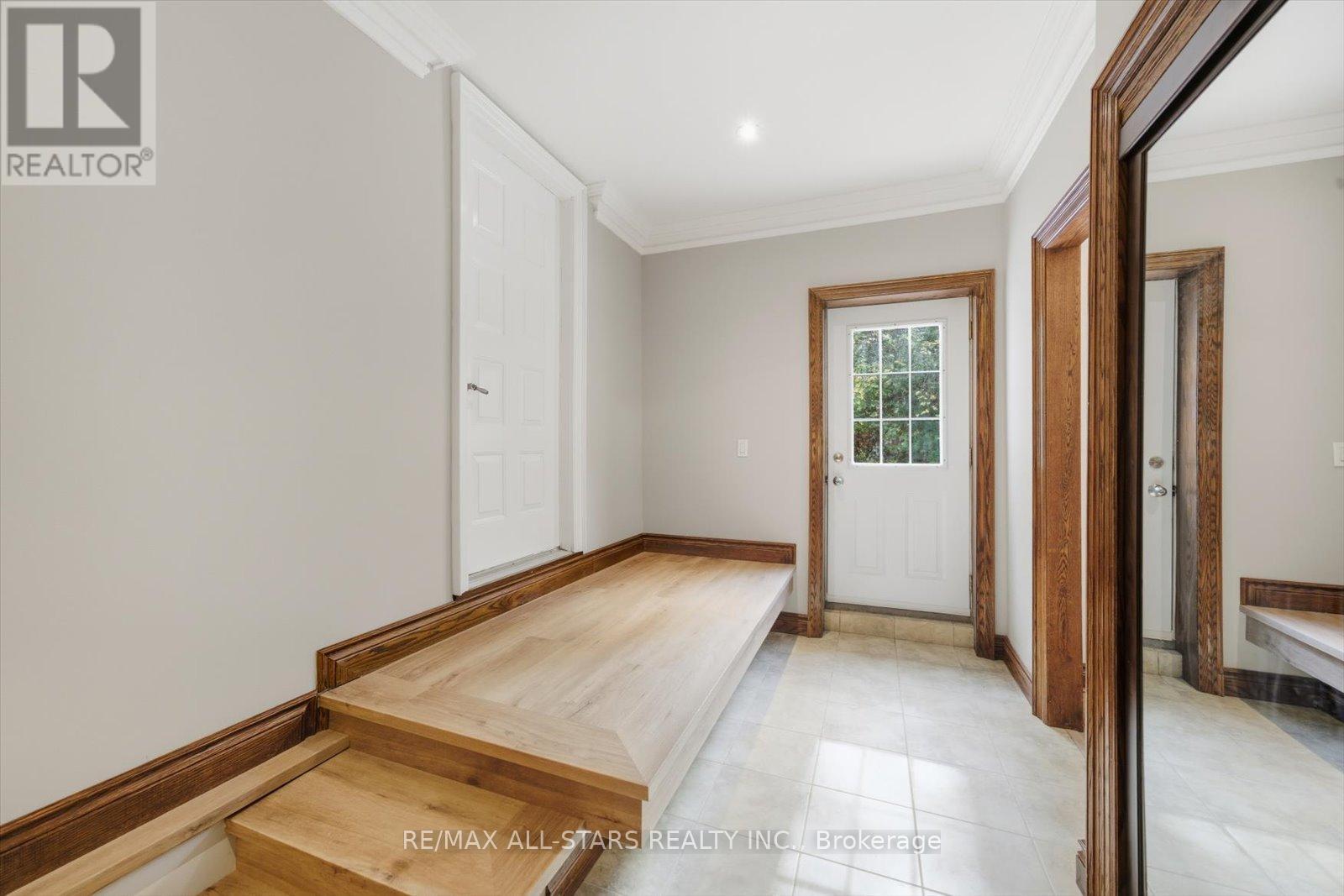 40 Algonquin Forest Drive, East Gwillimbury, ON - Indoor Photo Showing Other Room