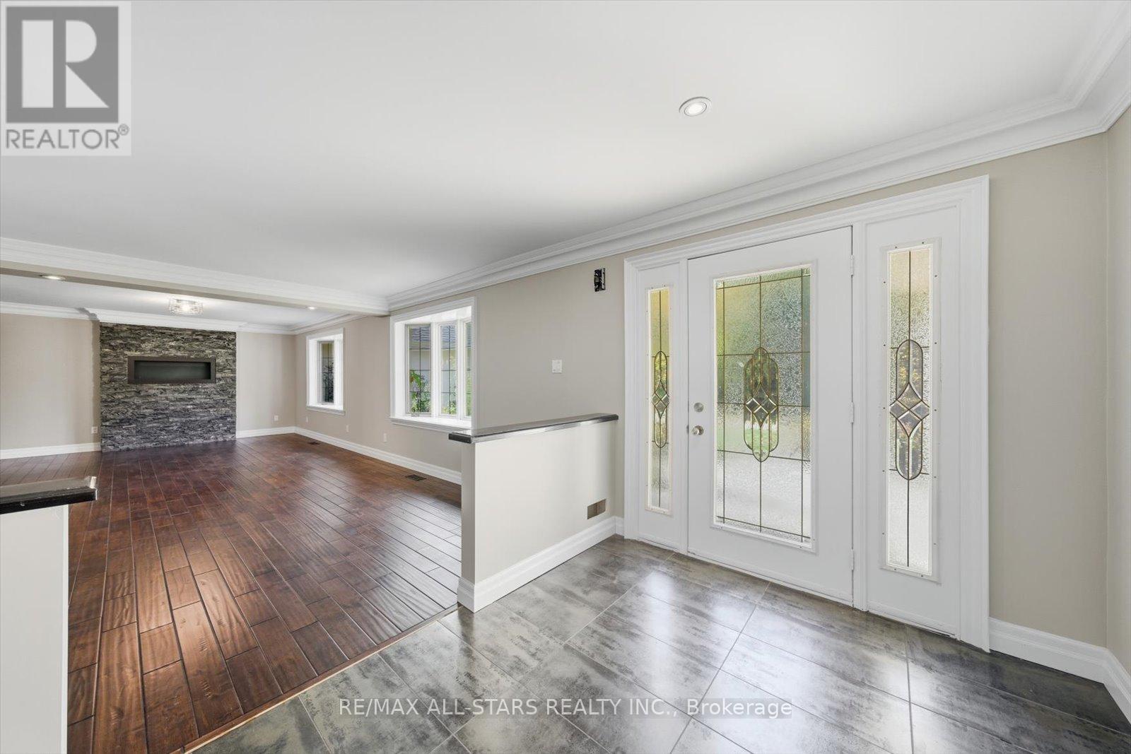 40 Algonquin Forest Drive, East Gwillimbury, ON - Indoor Photo Showing Other Room