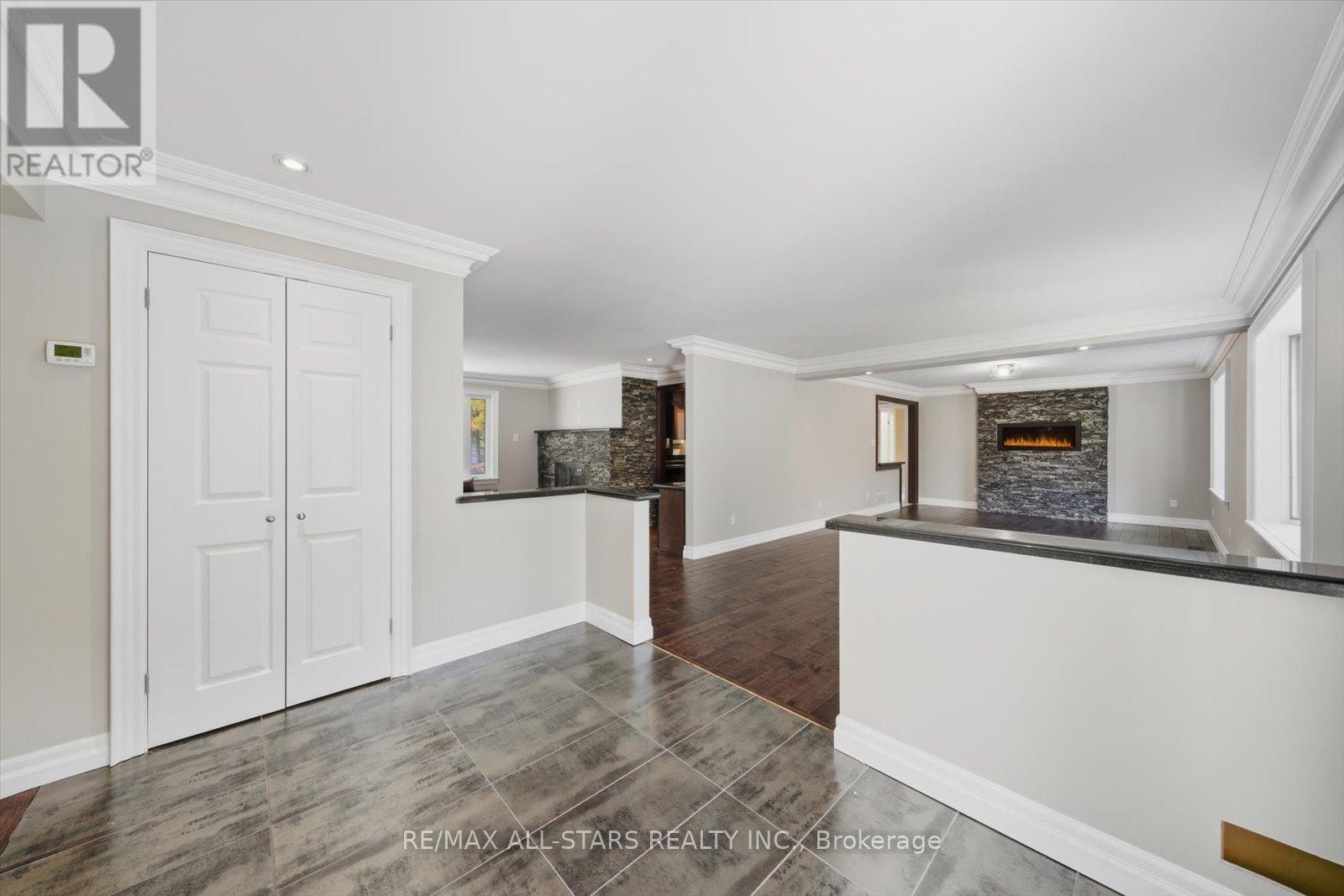 40 Algonquin Forest Drive, East Gwillimbury, ON - Indoor Photo Showing Other Room