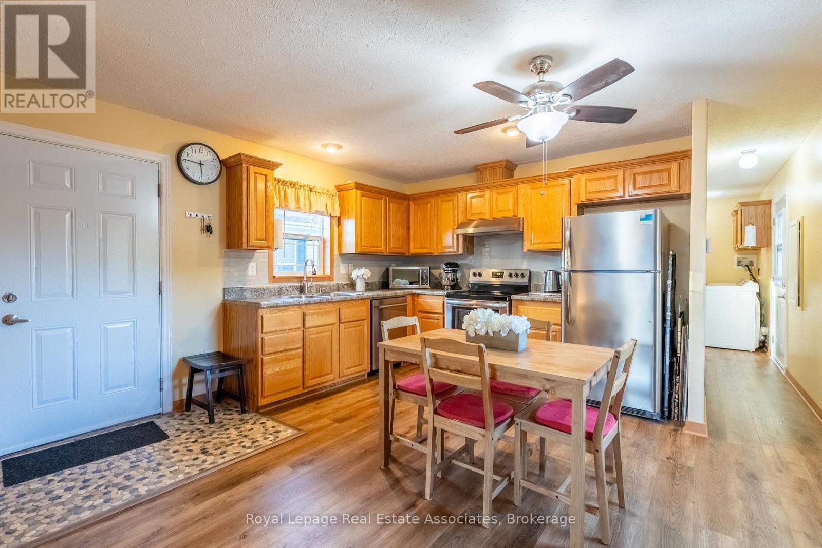 41 Cedarbush Crescent, Puslinch, ON - Indoor Photo Showing Kitchen With Stainless Steel Kitchen With Double Sink