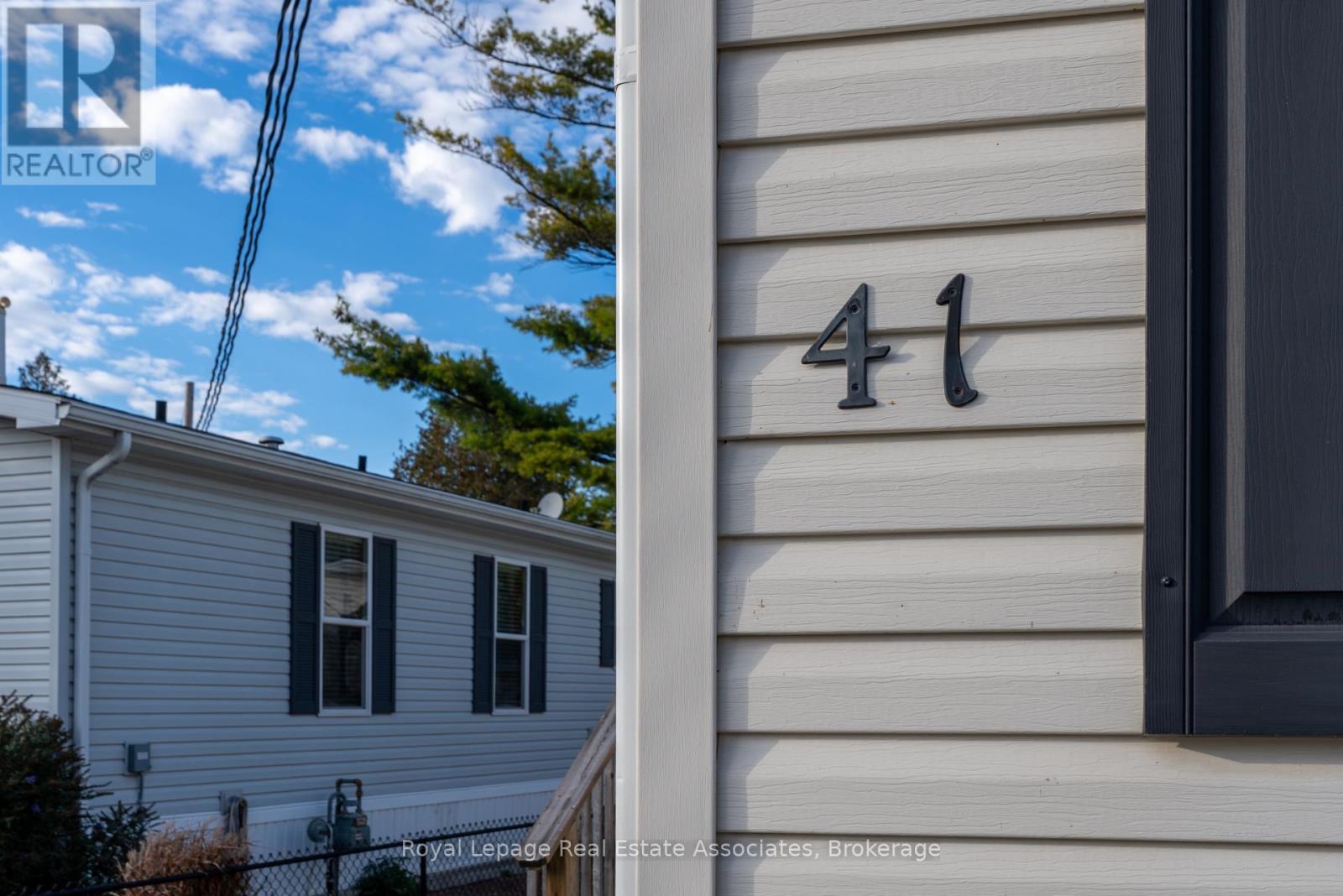 41 Cedarbush Crescent, Puslinch, ON - Outdoor With Exterior