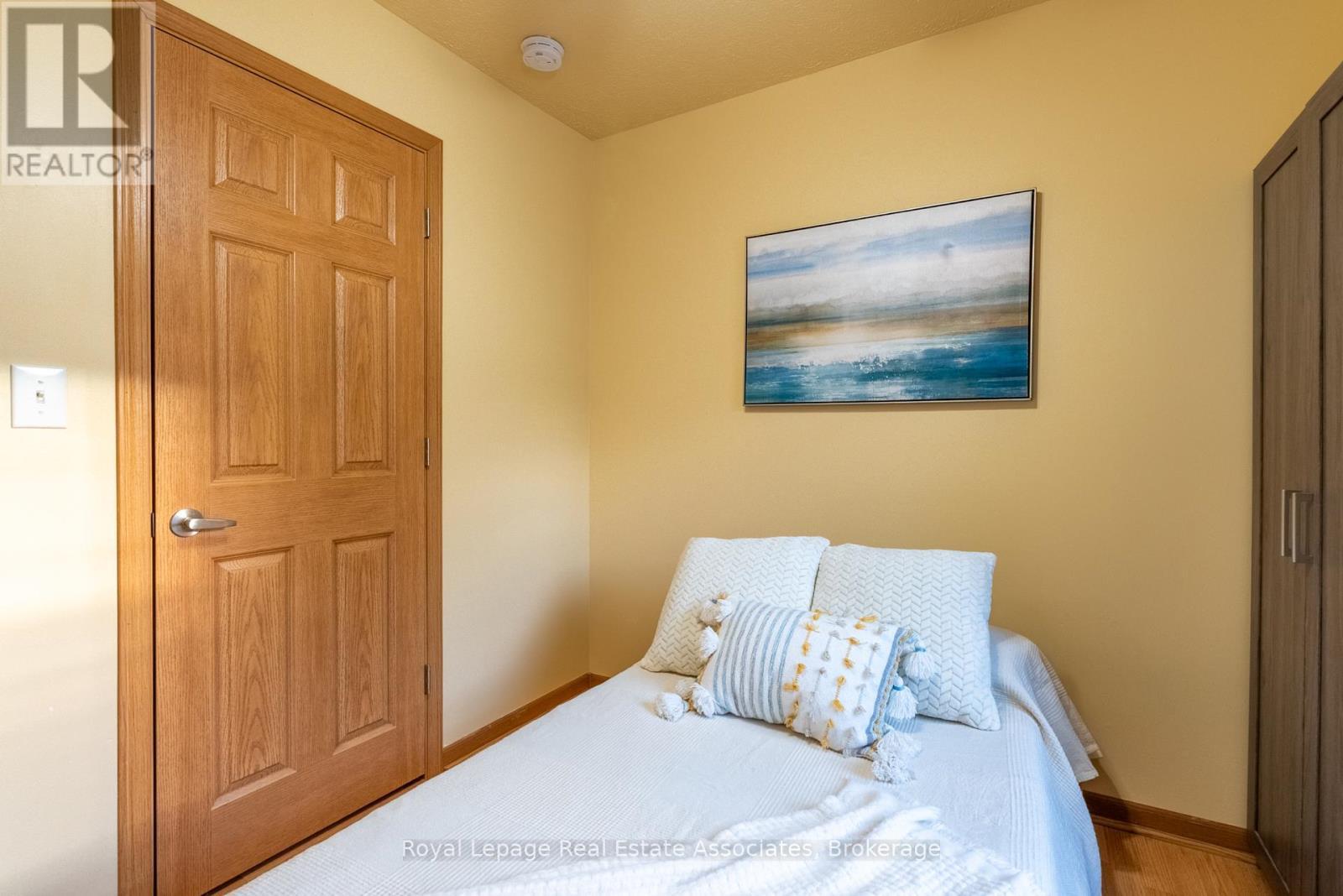 41 Cedarbush Crescent, Puslinch, ON - Indoor Photo Showing Bedroom