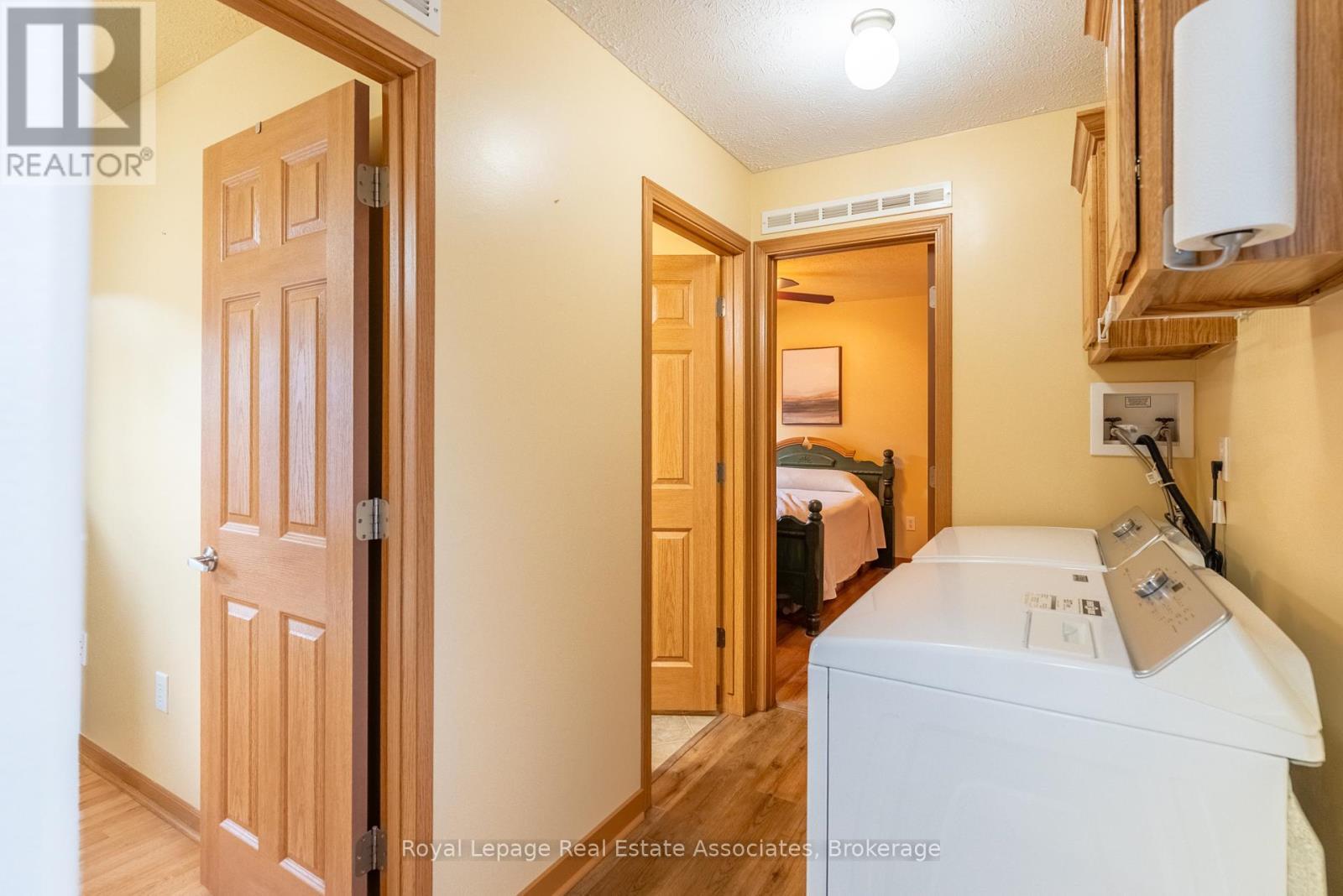 41 Cedarbush Crescent, Puslinch, ON - Indoor Photo Showing Laundry Room
