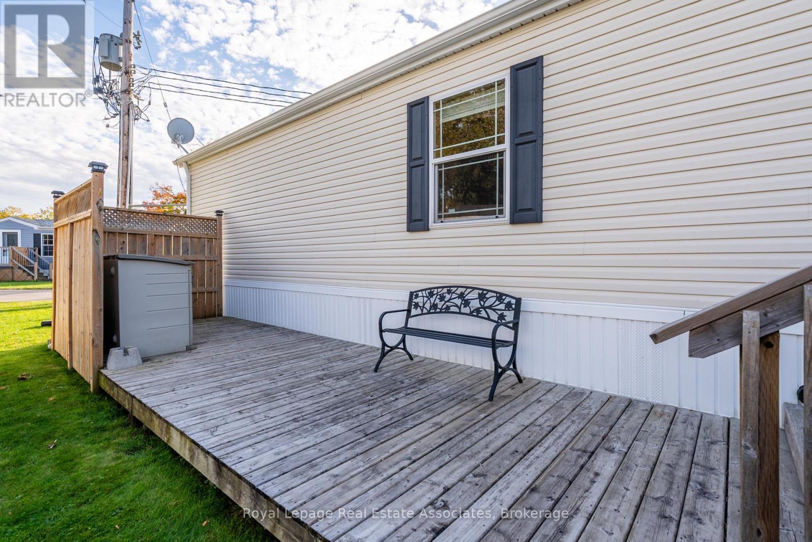 41 Cedarbush Crescent, Puslinch, ON - Outdoor With Deck Patio Veranda With Exterior