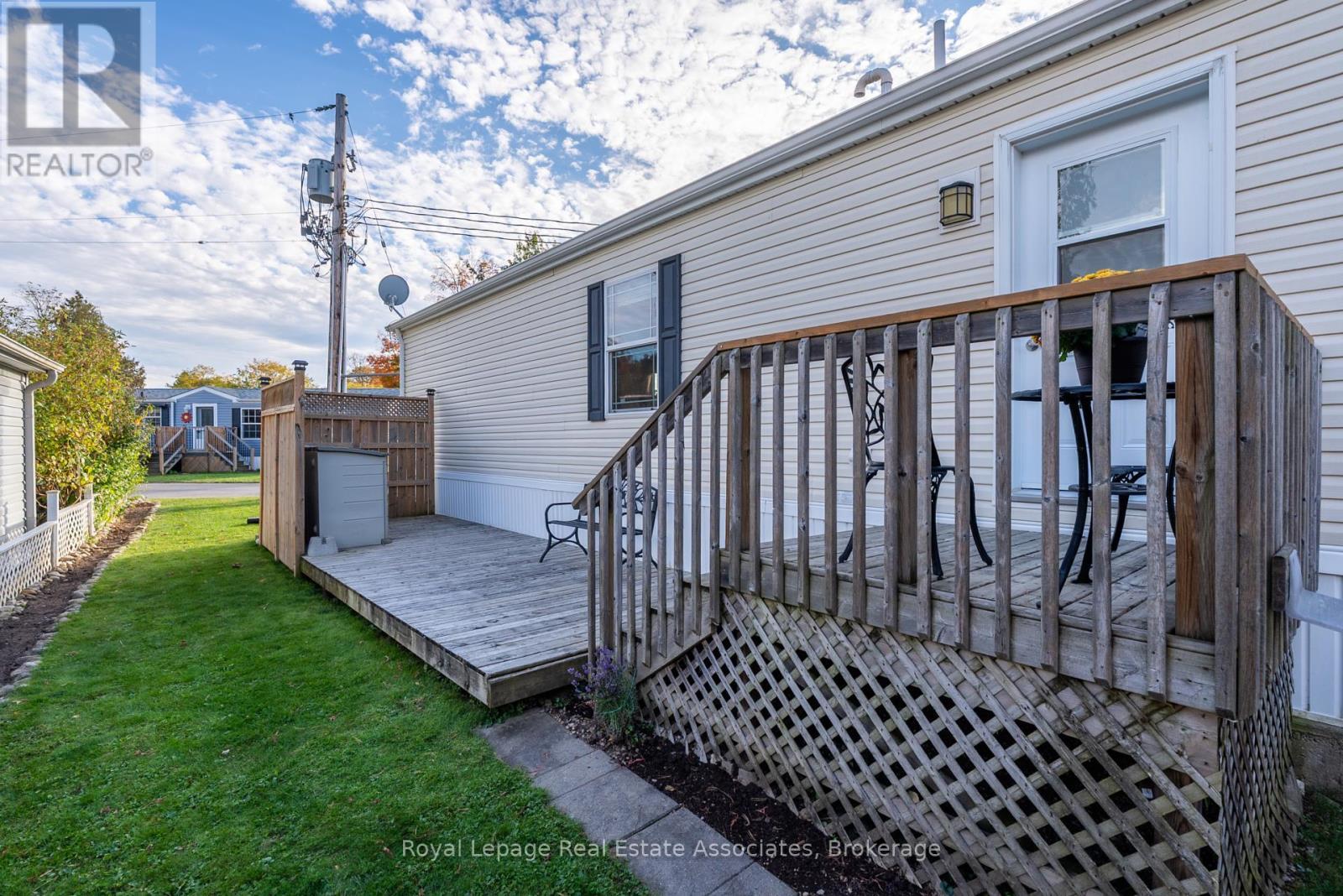 41 Cedarbush Crescent, Puslinch, ON - Outdoor With Deck Patio Veranda With Exterior