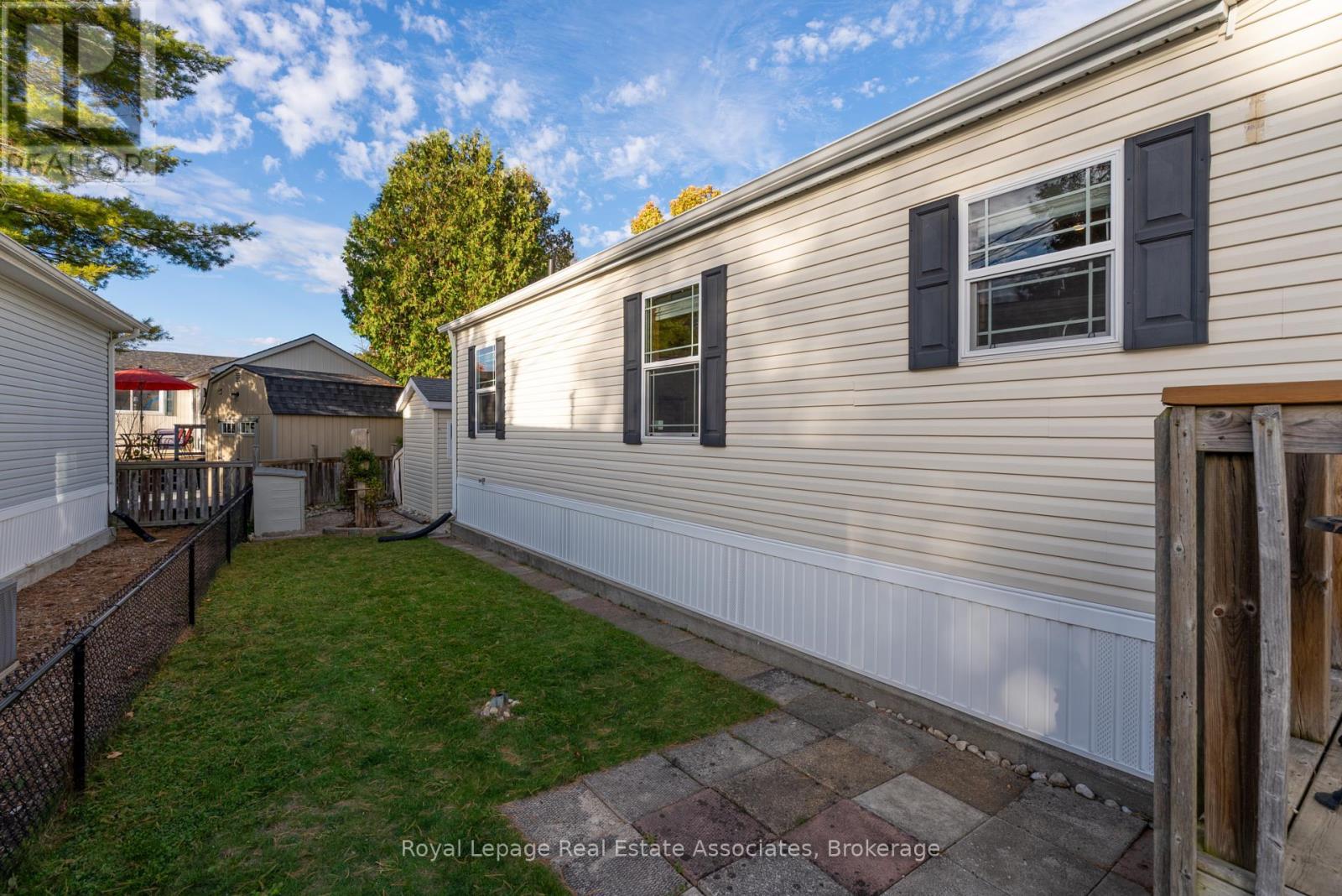 41 Cedarbush Crescent, Puslinch, ON - Outdoor With Exterior