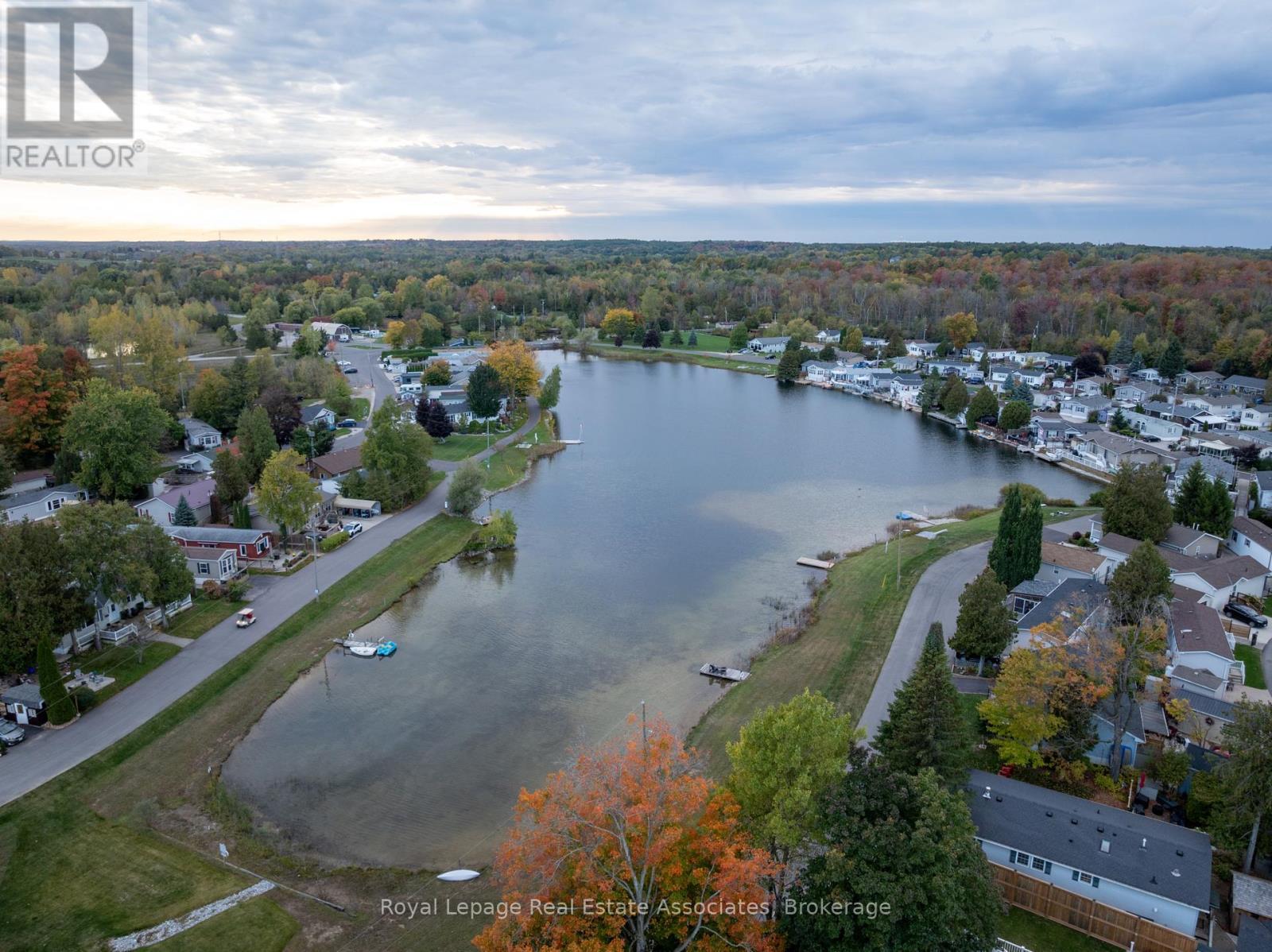 41 Cedarbush Crescent, Puslinch, ON - Outdoor With Body Of Water With View