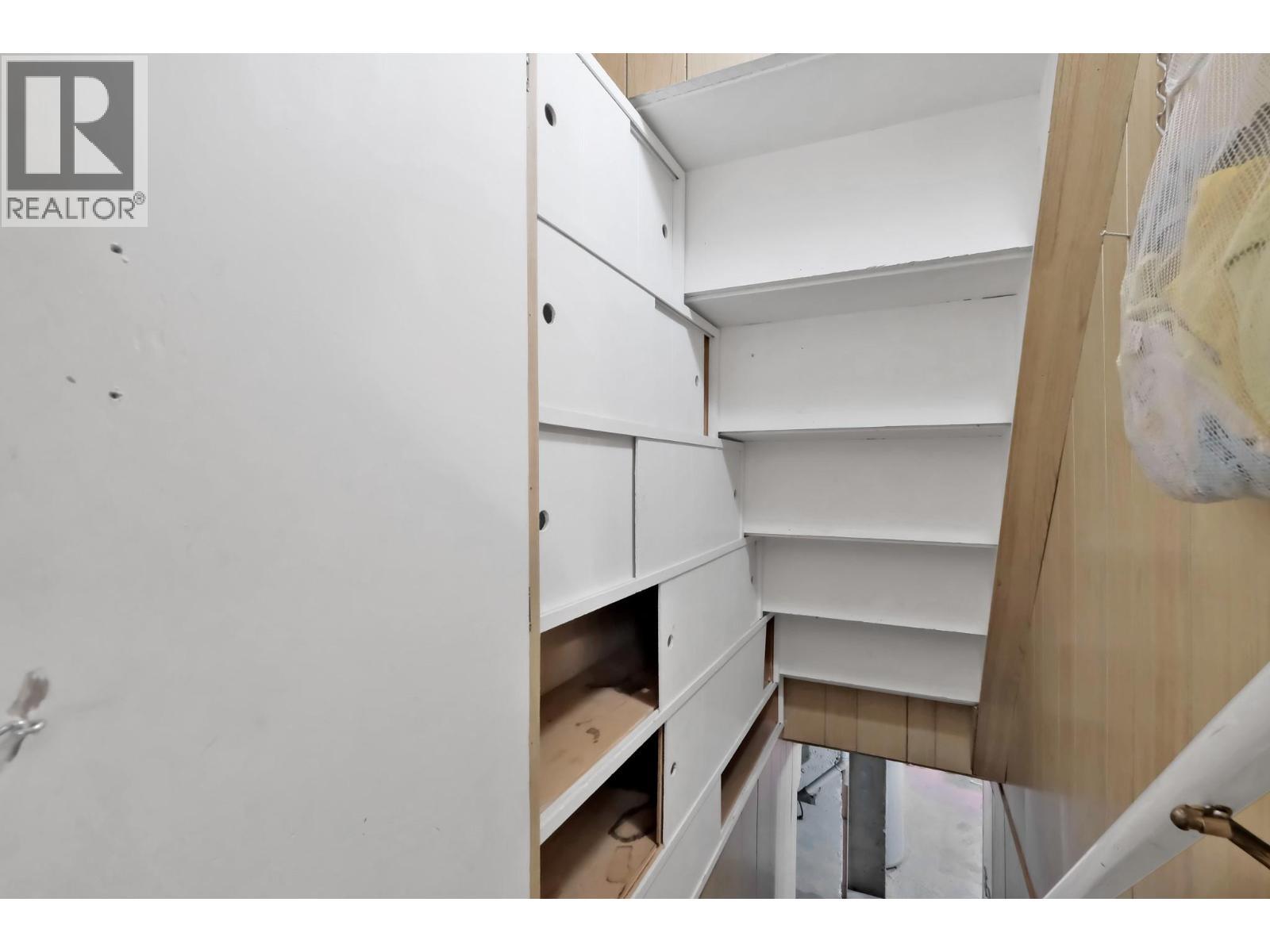 312 Scott Avenue, Penticton, BC - Indoor With Storage